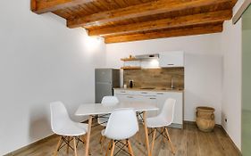 Castello della Zisa Modern Apartment with Balcony